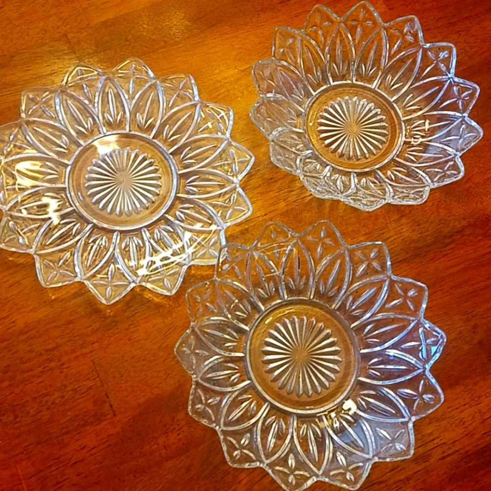 3 Pieces Vintage Clear Petal Federal Glass Plate & Bowls